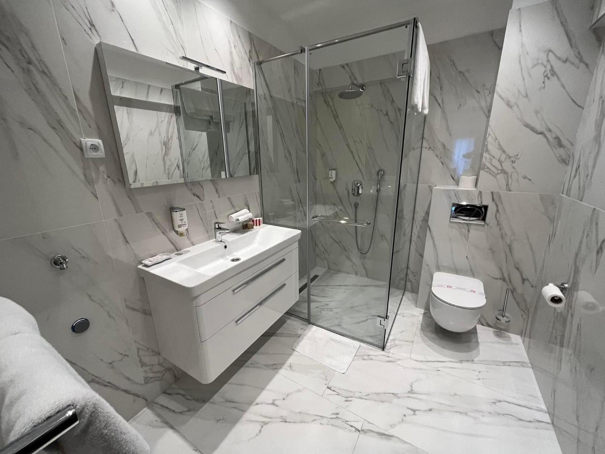 Luxury Sea View Rafailovici Apartment *